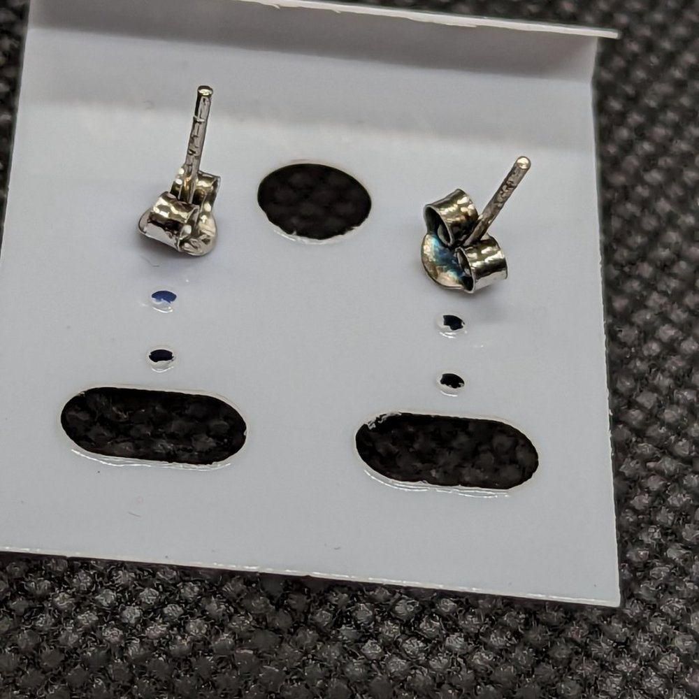 Medium light blue pearls - Picture 3 of 3